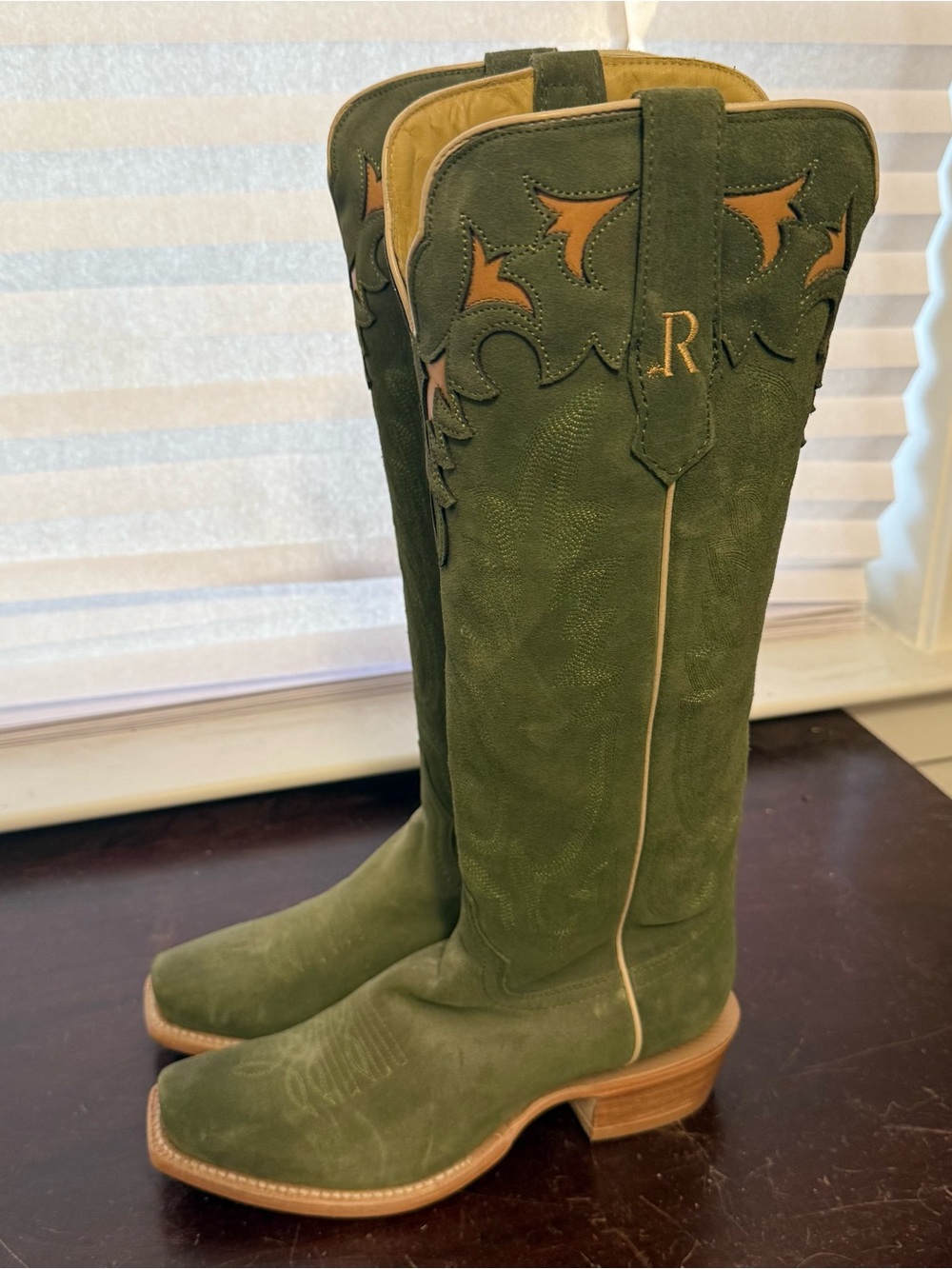 R.Watson Ladies 17" Knee High Forrest Green Roughout Boots - Picture 3 of 5